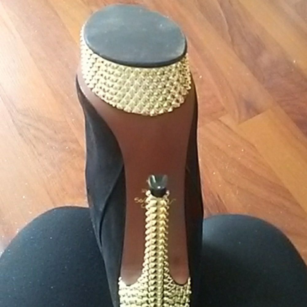 Booties - Picture 4 of 4